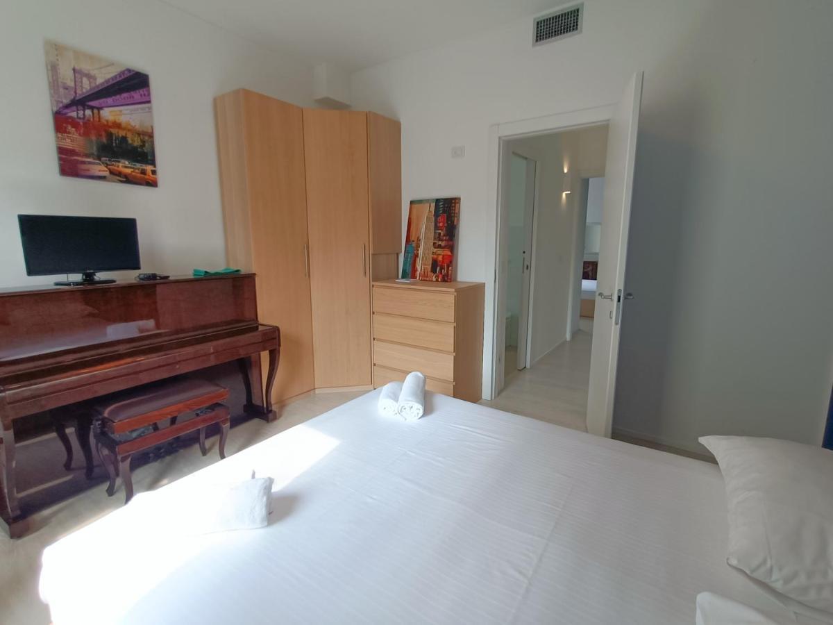 Appartement Joivy Elegant Flat For 6 With 2 Balconies à Milan Extérieur photo